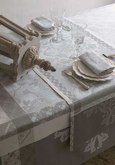 Azulejos Tablecloth with Runner and Napkin - Grey