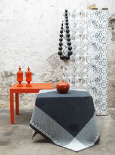 Palais Persian Charcoal