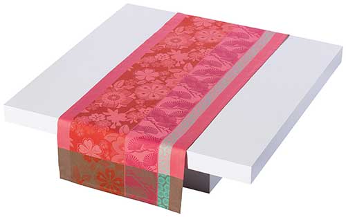 Sakura Camelia Red Runner